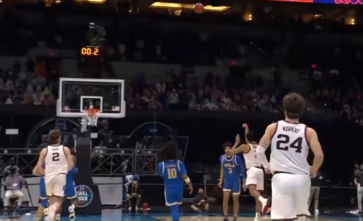 Najväčší frajer školy! Semifinále NCAA rozhodla exkluzívna trojka